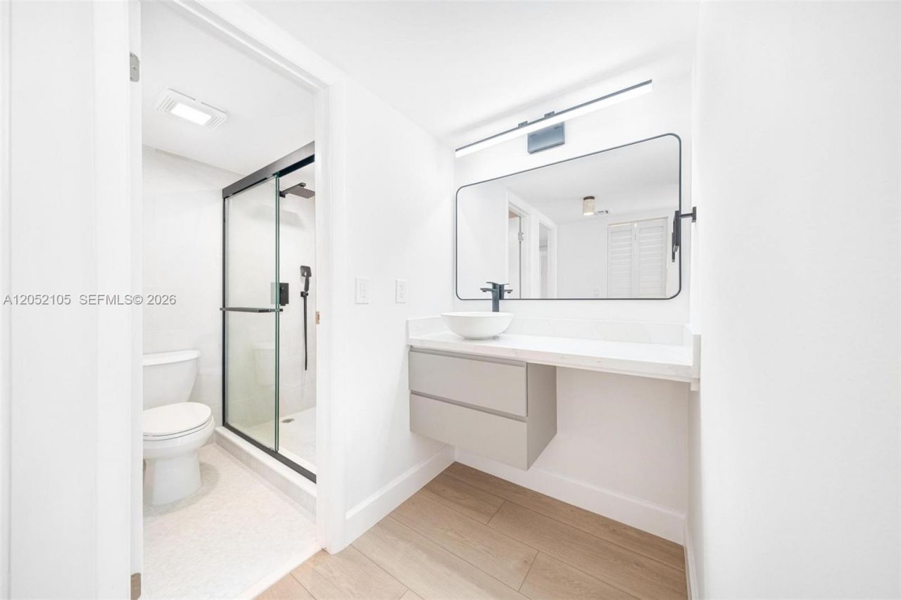 20400 W Country Club Dr , Unit 610, Aventura, FL 33180 Photo