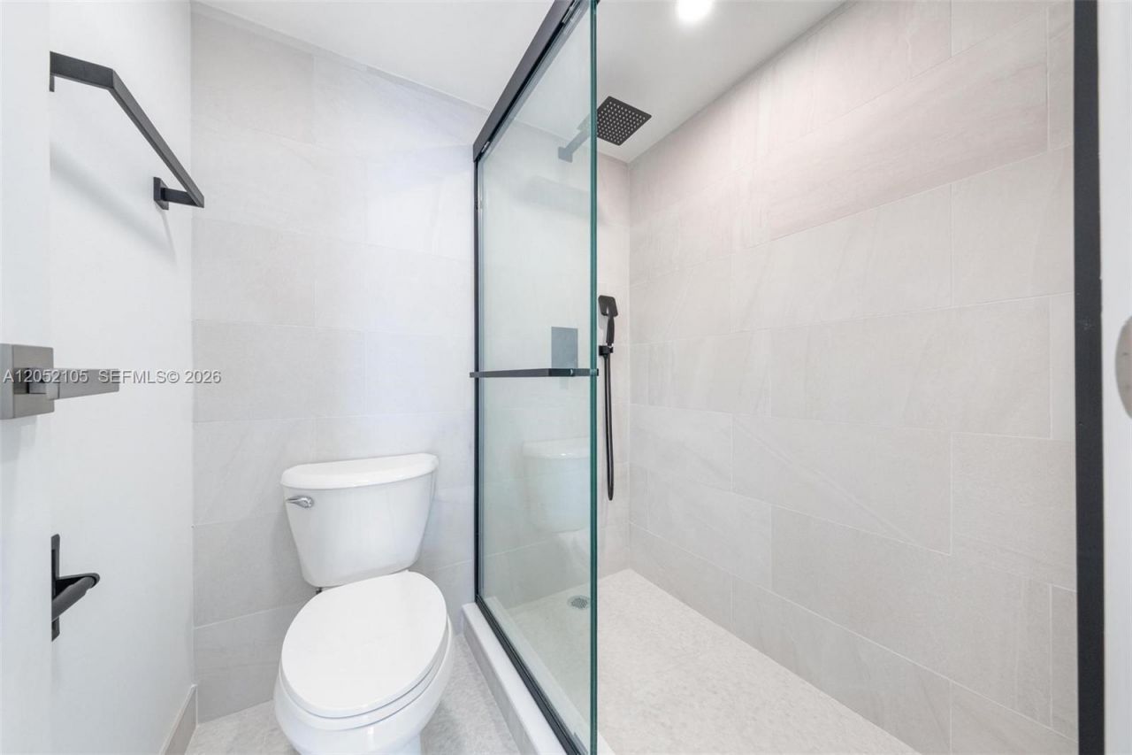 20400 W Country Club Dr , Unit 610, Aventura, FL 33180 Photo
