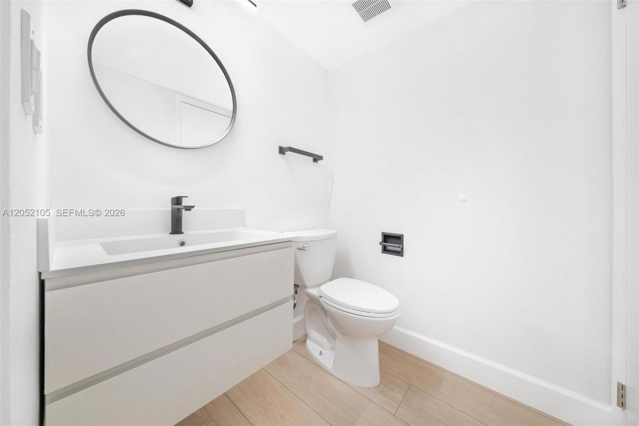 20400 W Country Club Dr , Unit 610, Aventura, FL 33180 Photo