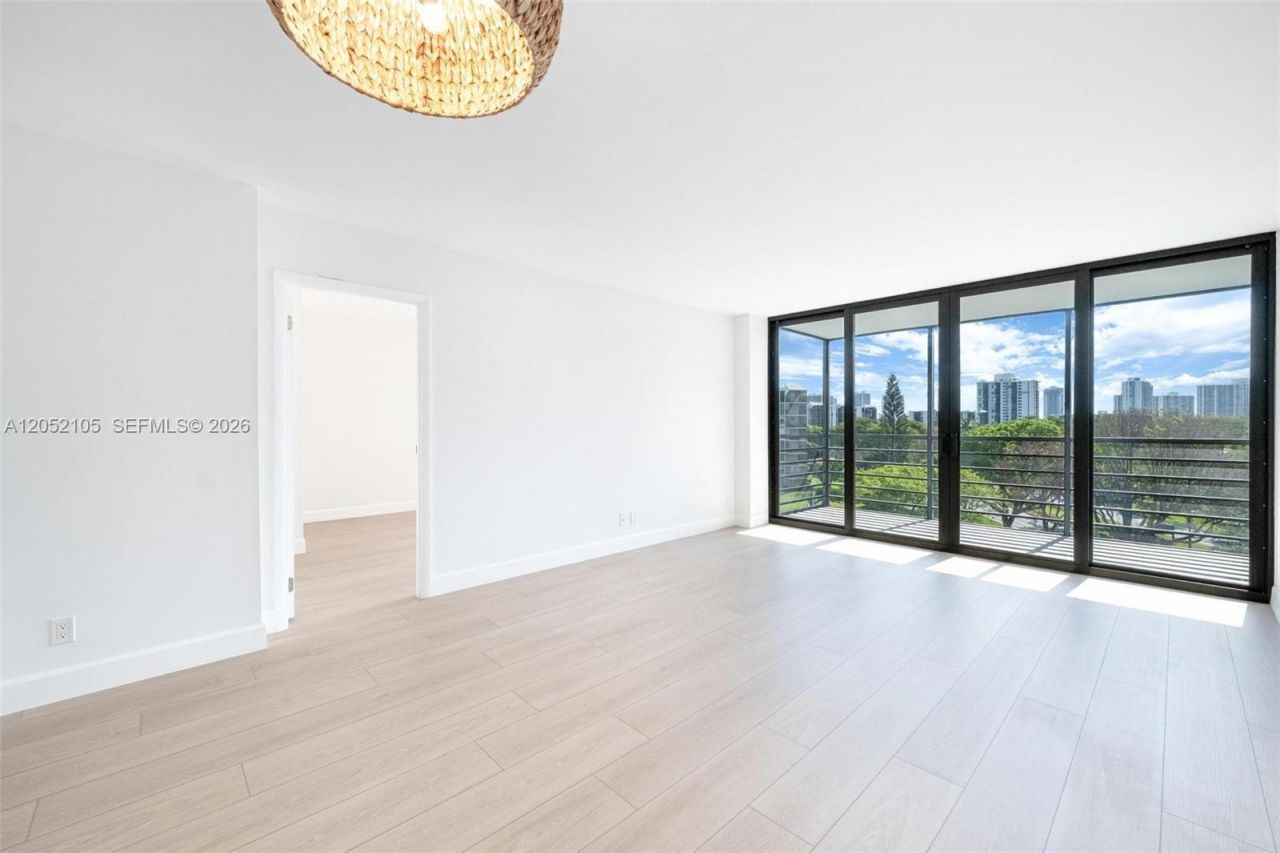 20400 W Country Club Dr , Unit 610, Aventura, FL 33180 Photo