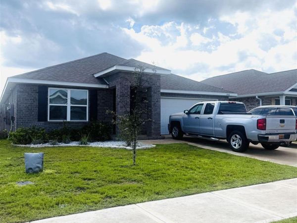 4742 Airmen Dr, Crestview, FL 32539
