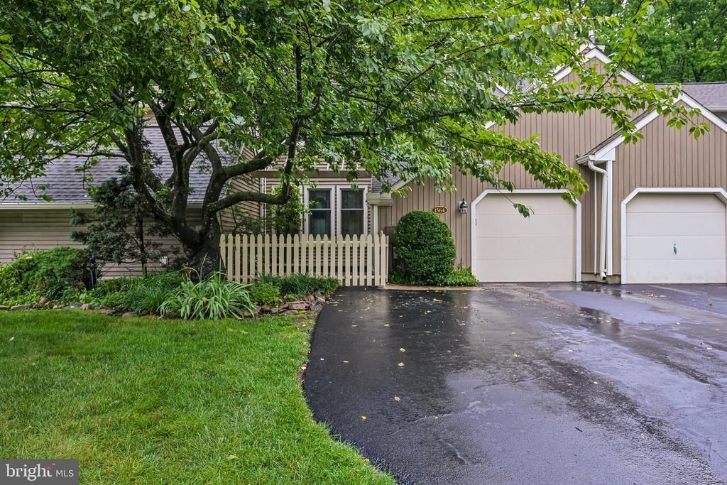 1564 APPLEWOOD CIRCLE , YARDLEY, PA 19067