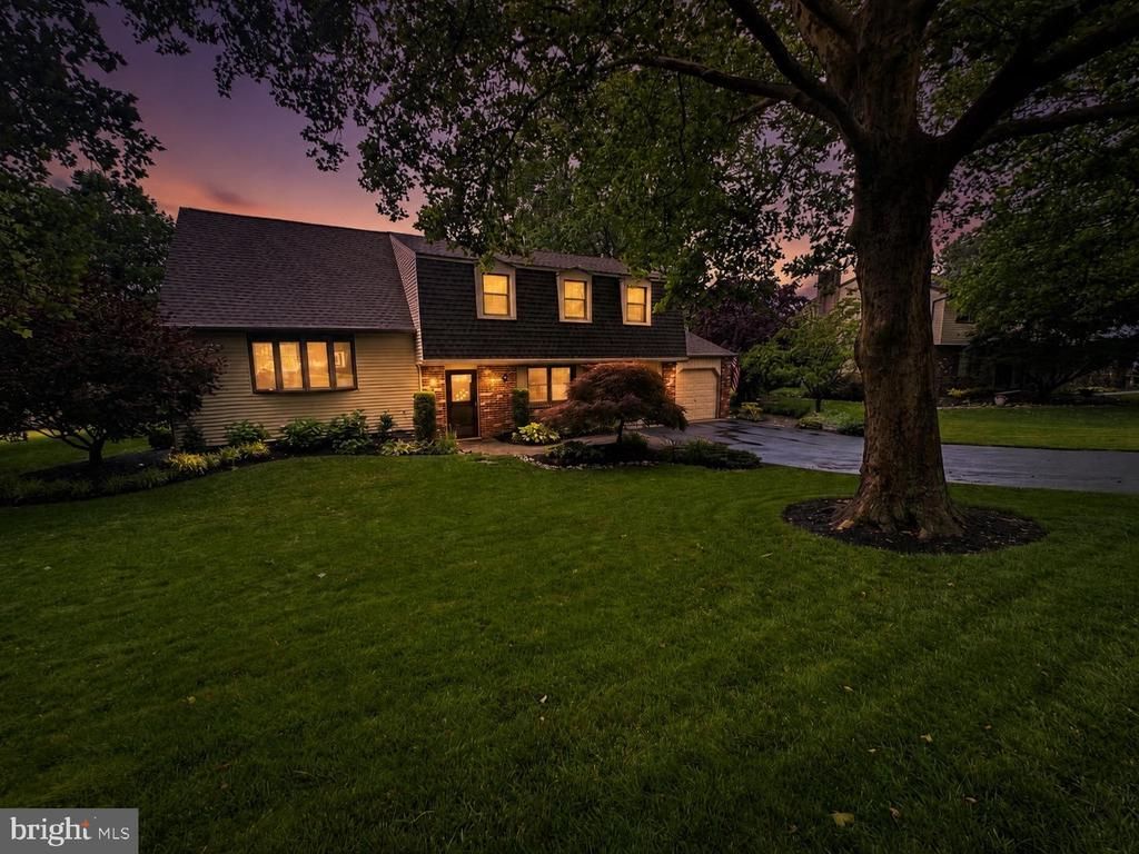 572 STERLING STREET , NEWTOWN, PA 18940