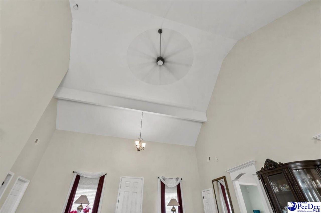 2215 Mclaurin Dr Photo 4