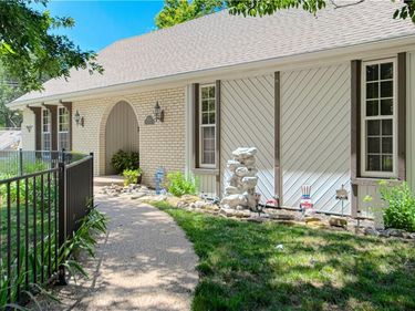 7600 N Park Avenue, Gladstone, MO 64118