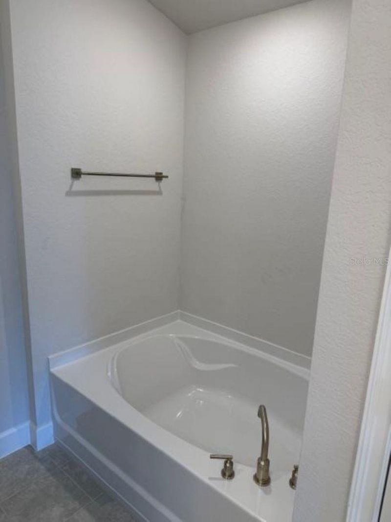 2206 NW 23rd Loop, Ocala, FL 34475 Photo