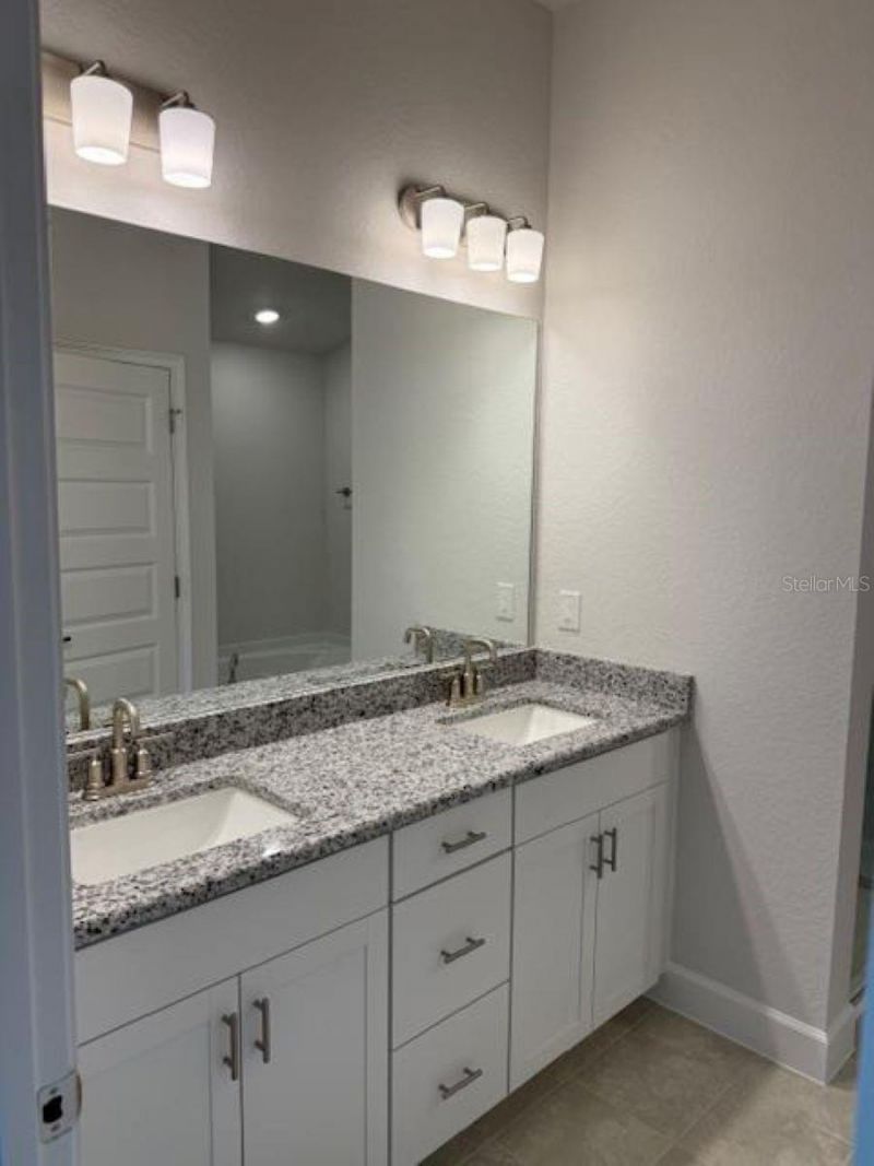 2206 NW 23rd Loop, Ocala, FL 34475 Photo