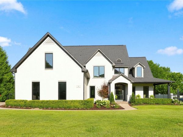 8 Sherwood Drive , Rogers, AR 72758