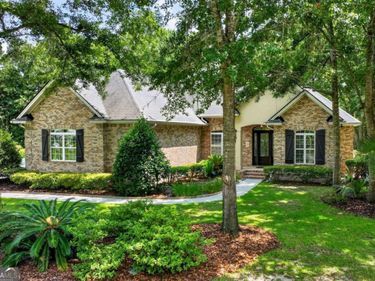 639 Chastain Circle, Richmond Hill, GA 31324