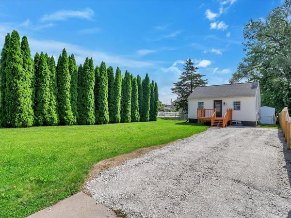 3224 40th Street , Moline, IL 61265
