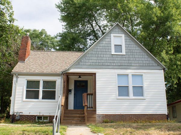 2703 College Avenue, Des Moines, IA 50311