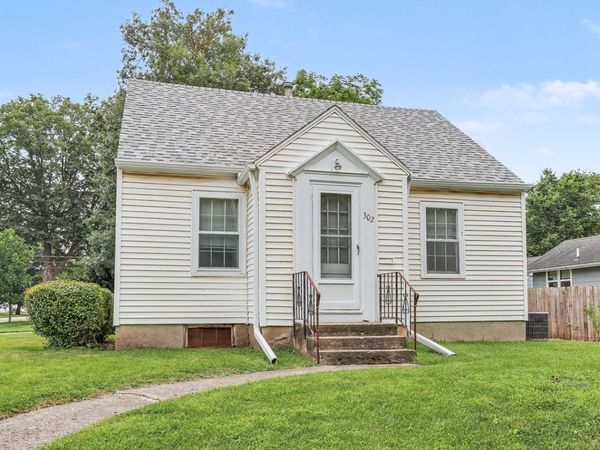 302 S Russell Avenue, Ames, IA 50010