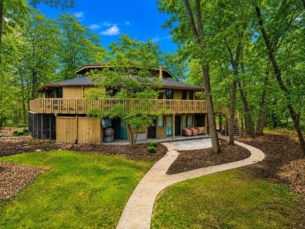 404 Deerpath W, Unit F, Fontana, WI 53125