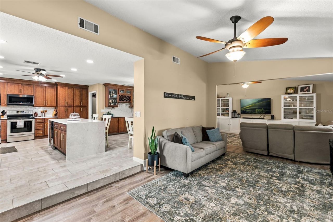 8736 Larwin Lane, Orlando, FL 32817 Photo