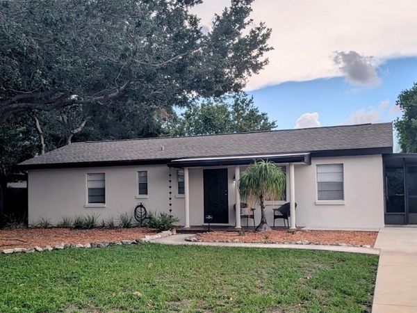 3902 W PAXTON AVENUE, TAMPA, FL 33611