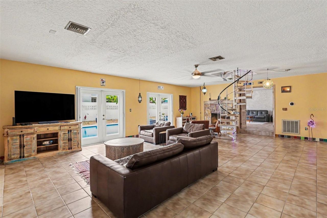 315 E Central Boulevard, Cape Canaveral, FL 32920 Photo