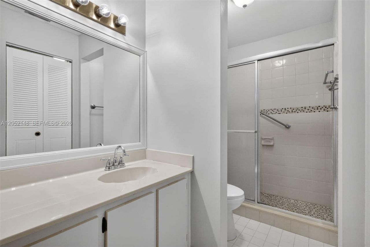 7626 Tahiti Ln , Unit 204, Lake Worth, FL 33467 Photo