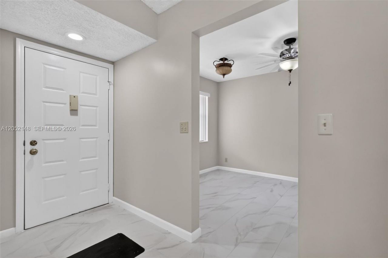 7626 Tahiti Ln , Unit 204, Lake Worth, FL 33467 Photo