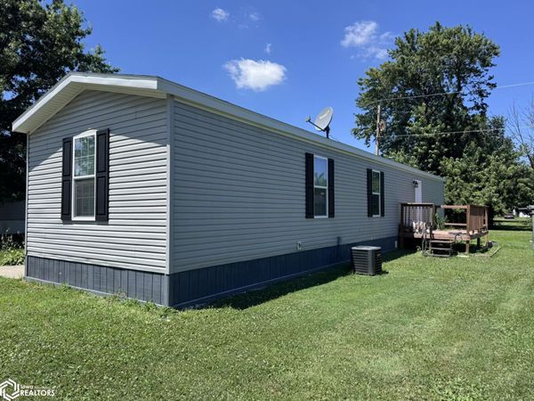208 W Washington Street, Moulton, IA 52572
