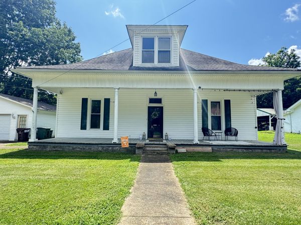 4139 Hampshire Pike , Hampshire, TN 38461