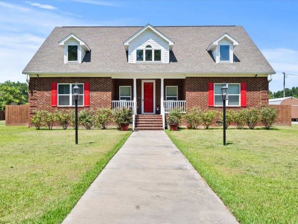 2215 McLaurin Rd., Florence, SC 29501