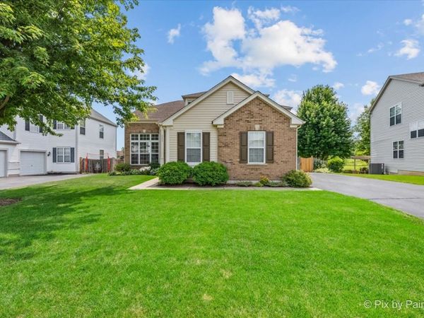 2033 Greenview Drive , Woodstock, IL 60098