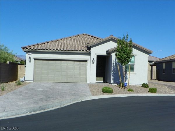 10117 Cliff Barrel Court, Las Vegas, NV 89141