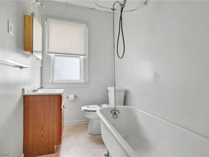 254-256 Lowell Avenue NE, Warren, OH 44483 Photo 17