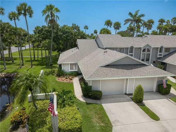 376 Vista Court, Vero Beach, FL 32962