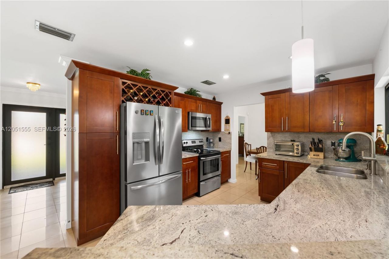 5741 W Waterford Dr, Davie, FL 33331 Photo