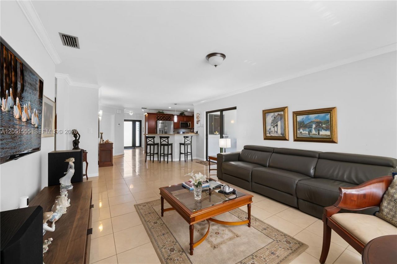 5741 W Waterford Dr, Davie, FL 33331 Photo