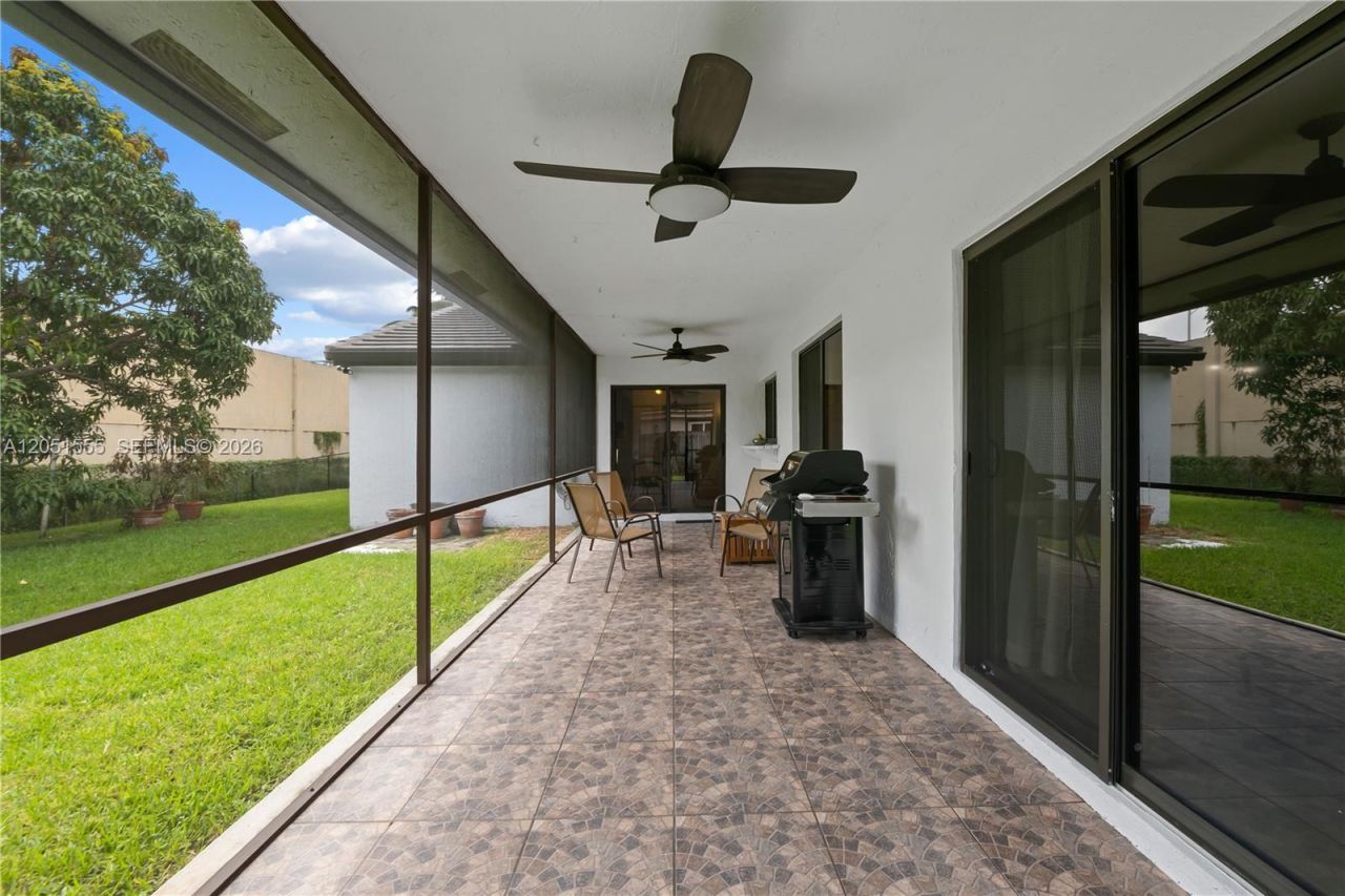 5741 W Waterford Dr, Davie, FL 33331 Photo