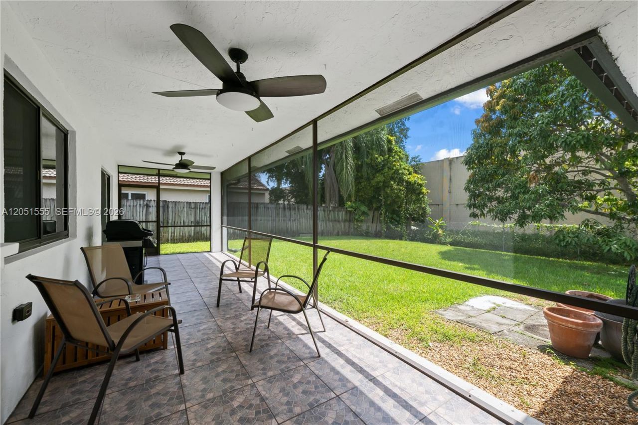 5741 W Waterford Dr, Davie, FL 33331 Photo