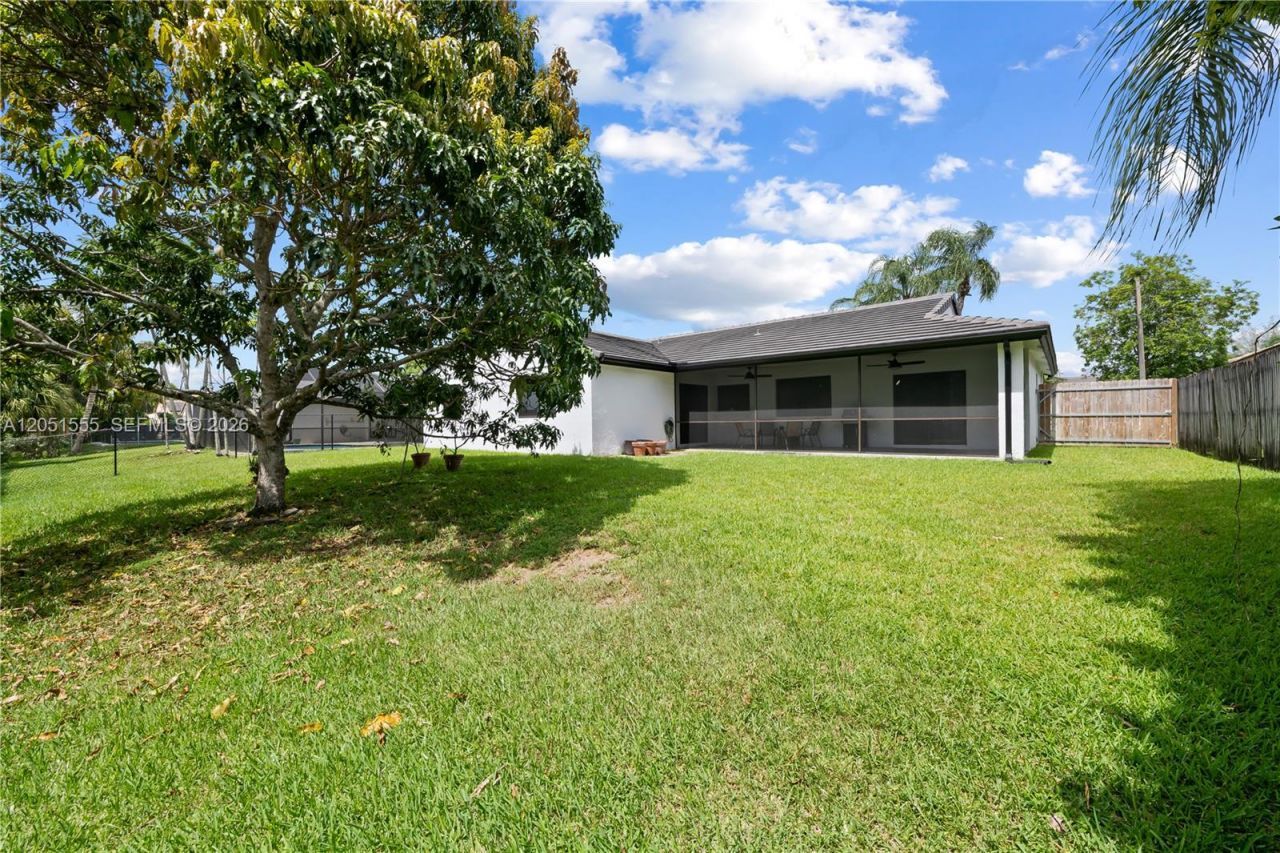 5741 W Waterford Dr, Davie, FL 33331 Photo