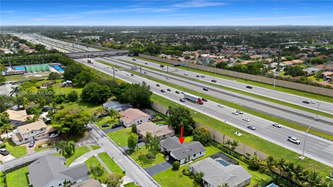 5741 W Waterford Dr, Davie, FL 33331 Photo