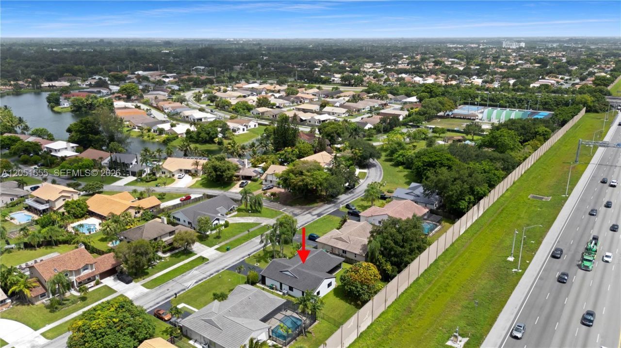 5741 W Waterford Dr, Davie, FL 33331 Photo