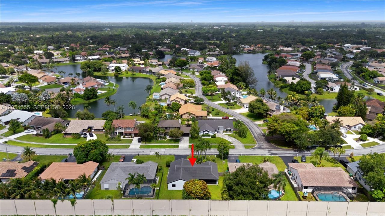5741 W Waterford Dr, Davie, FL 33331 Photo