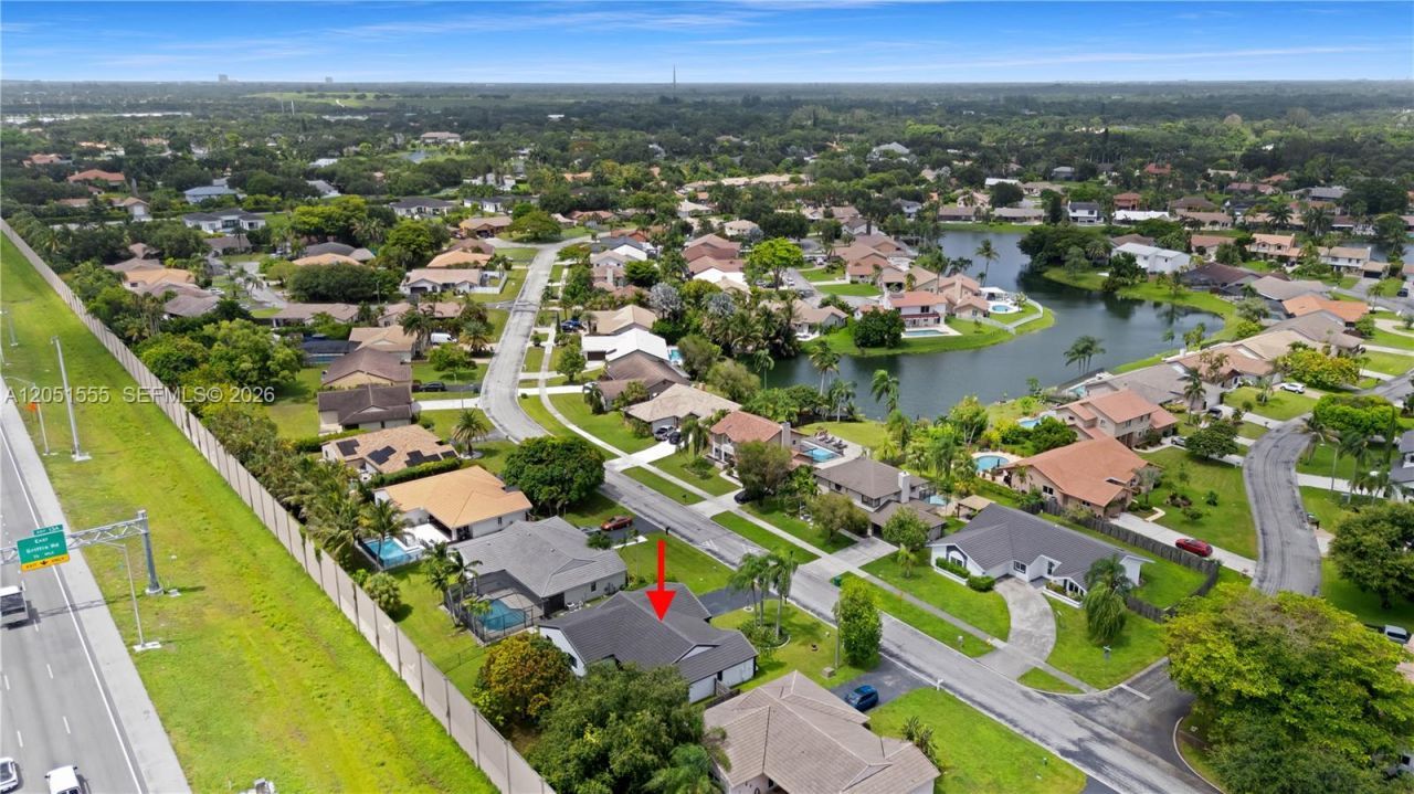 5741 W Waterford Dr, Davie, FL 33331 Photo