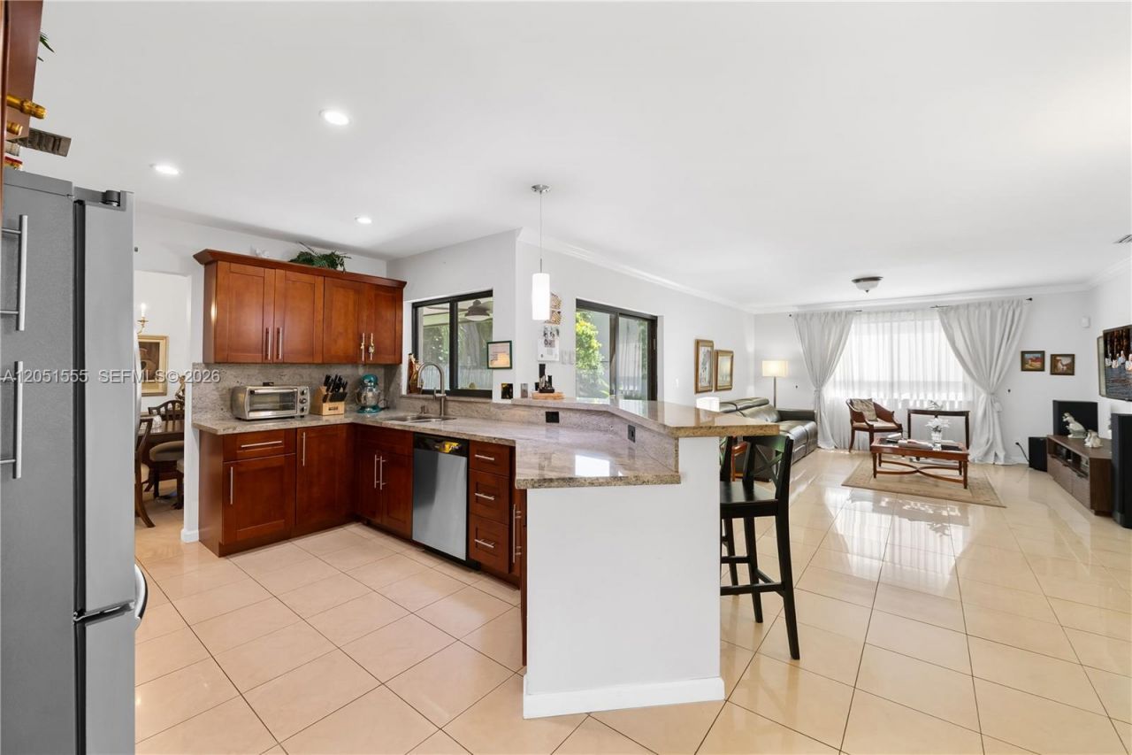 5741 W Waterford Dr, Davie, FL 33331 Photo