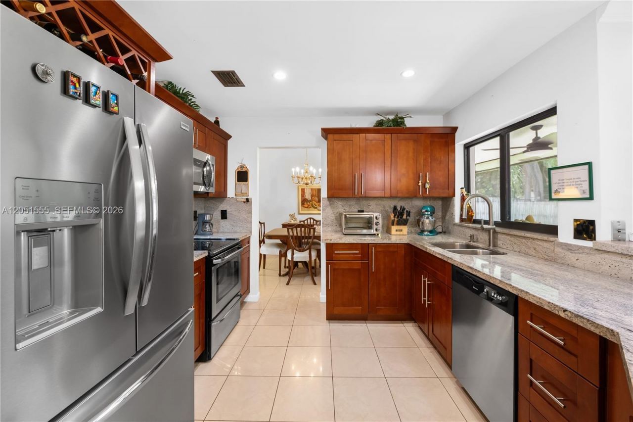 5741 W Waterford Dr, Davie, FL 33331 Photo
