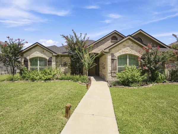 217 Nocona Drive, Waxahachie, TX 75165