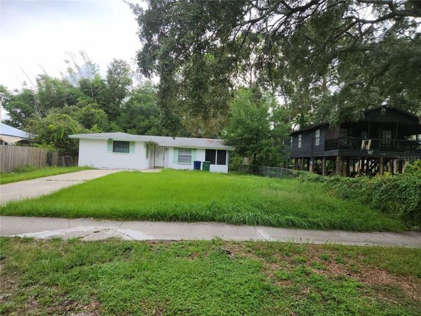 10316 N MYRTLE STREET , TAMPA, FL 33617