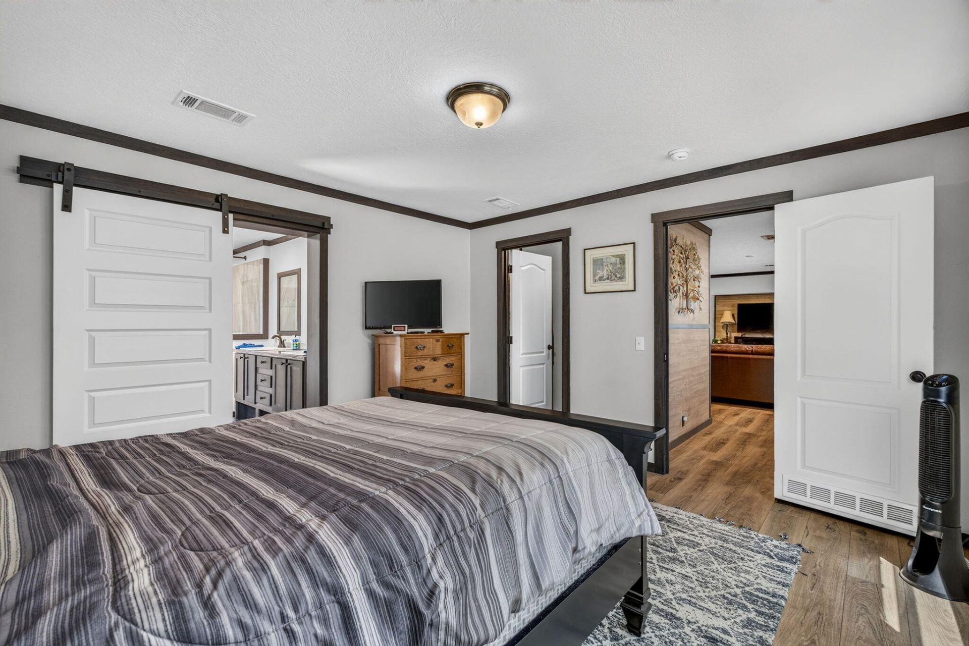 3242 Cape Road Photo 22