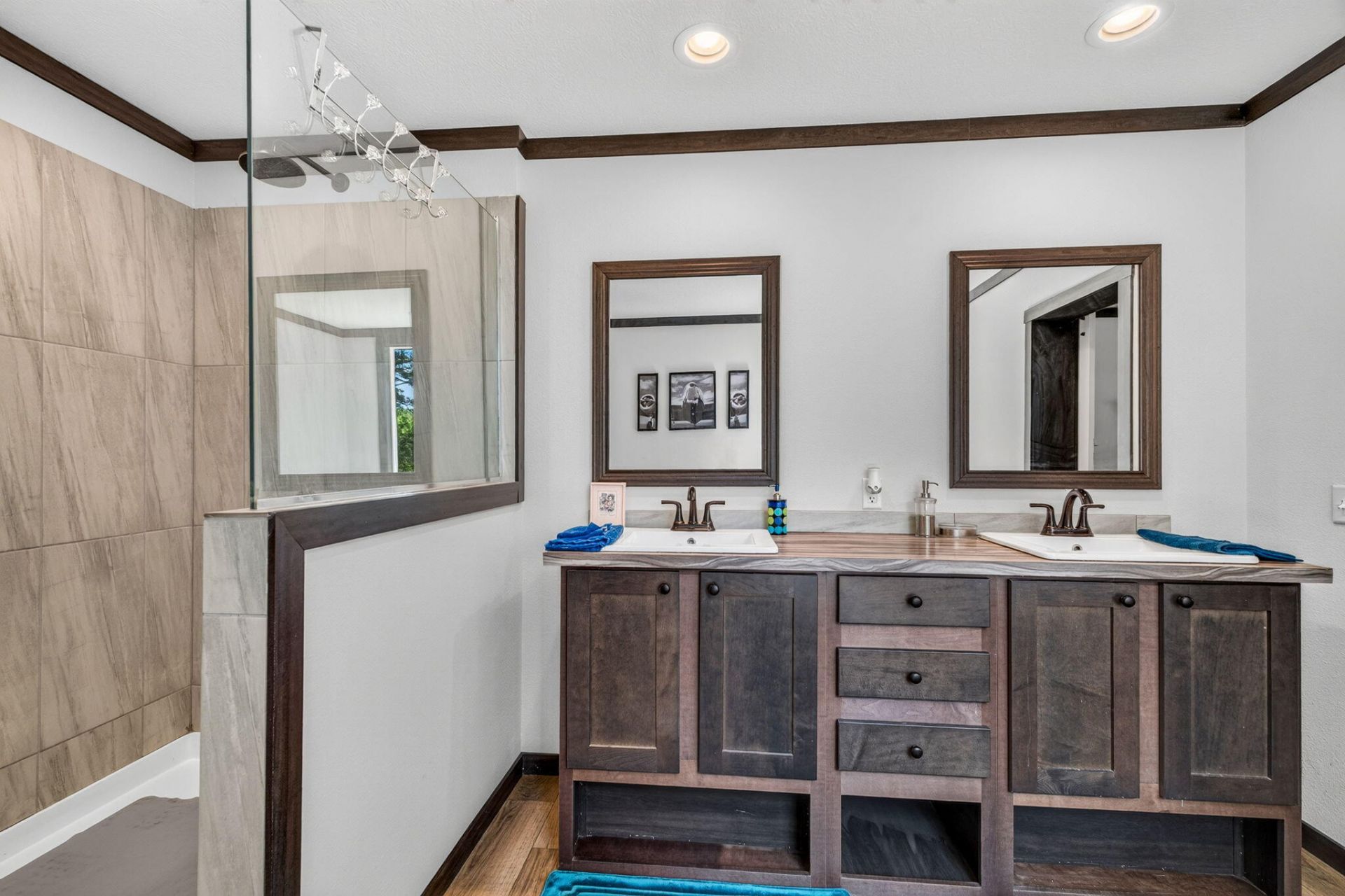 3242 Cape Road Photo 25