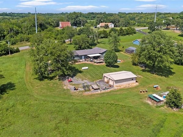 17739 Eisenhower Road, Leavenworth, KS 66048