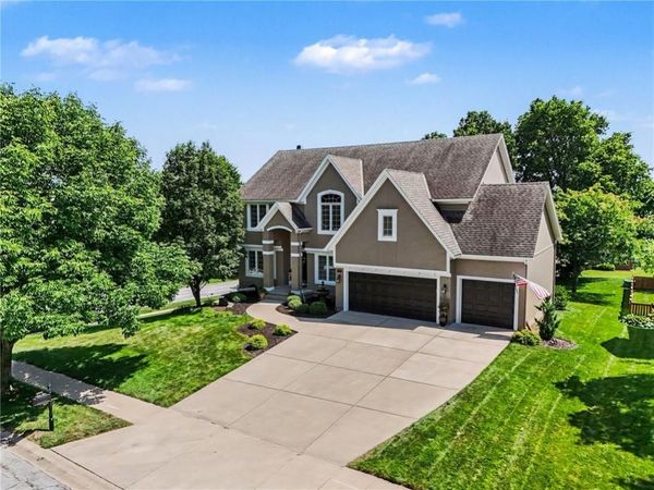 2901 W 144th Terrace, Leawood, KS 66224
