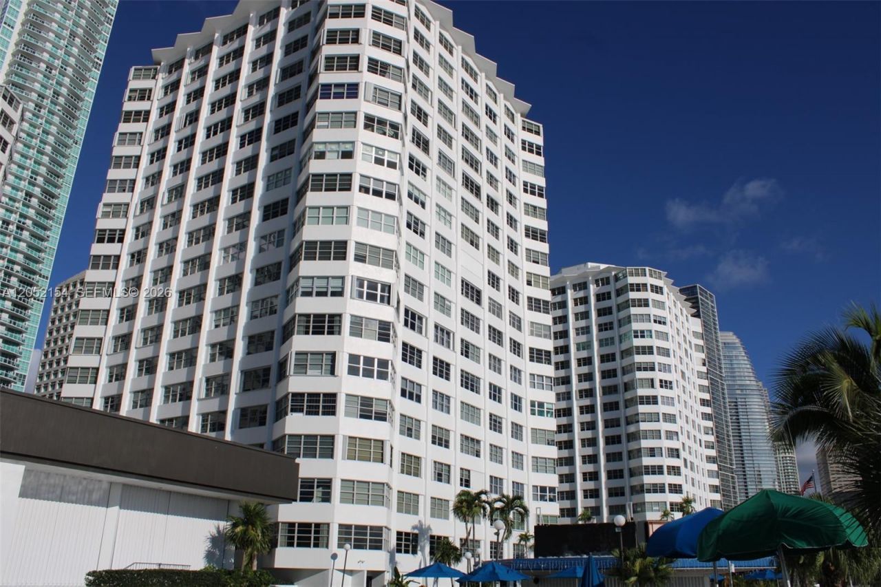 905 Brickell Bay Dr , Unit 623, Miami, FL 33131 Photo