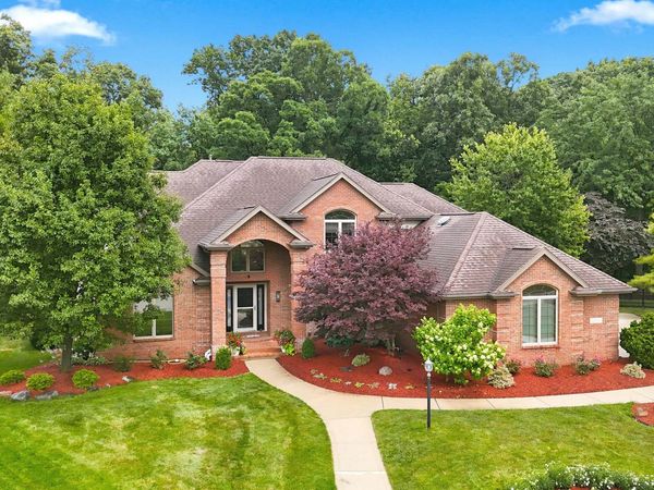 10902 Sherrelwood Court, Fort Wayne, IN 46845