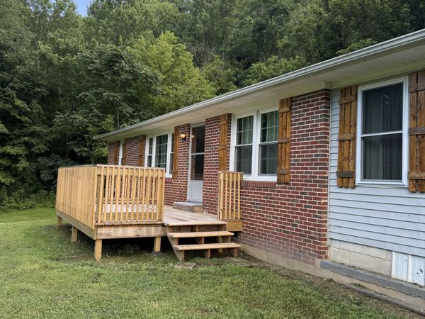 2625 Wartrace Hwy , Whitleyville, TN 38588