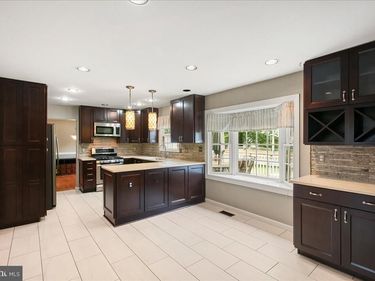 7142 RED HORSE TAVERN LANE, SPRINGFIELD, VA 22153